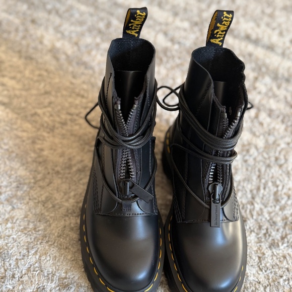 Jarrick II Laced Leather Platform Boots Dr. Martens - Picture 2 of 7